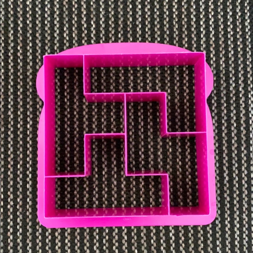 Sandwich Cutter - Picture 3 of 4